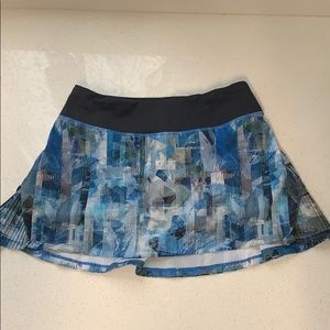 Lululemon Play Off the Pleats Skirt/Skort Sz 4 EUC